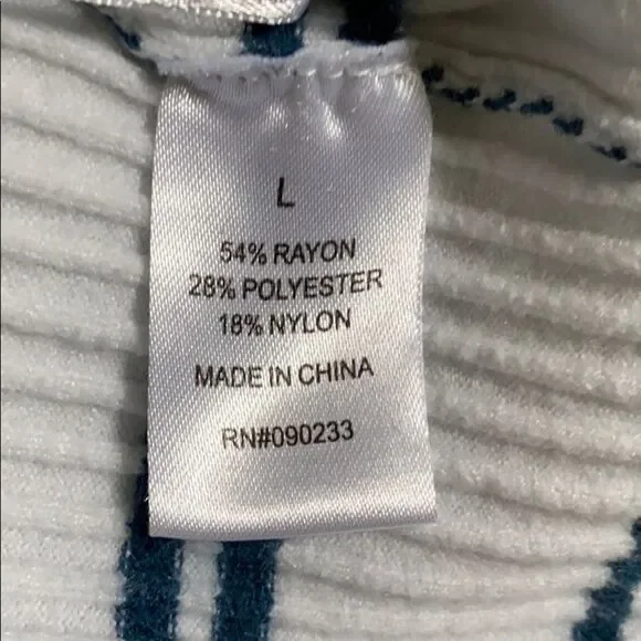 Large- PacSun crop top white/navy - Picture 3 of 3